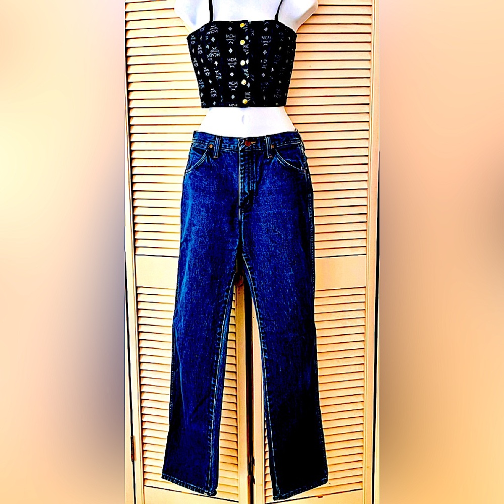 Wrangler jeans 30 X 34 dark denim cotton zip fly sit below waist boot cut legs